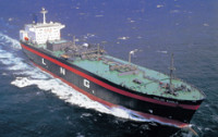 LNG carrier with SPB tank