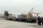 Japanese SDF plane takes off with gear for Ebola fight