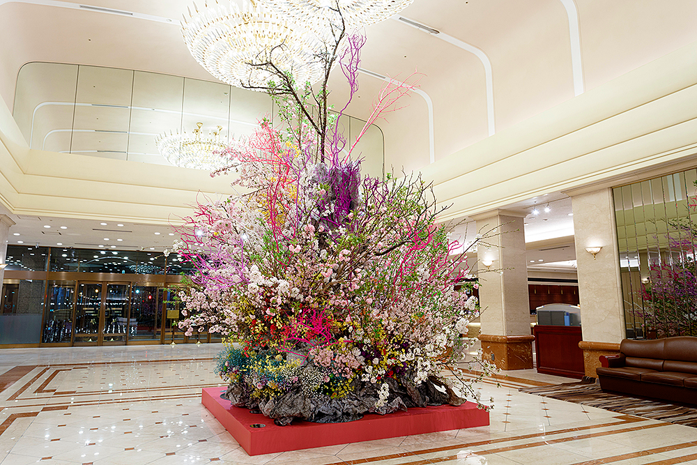 Keio Plaza Hotel Tokyo - "Ikebana" Flower Arrangement by Renowned Artist Hiroki Maeno